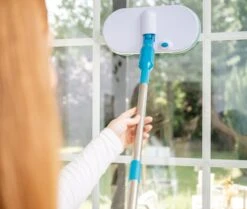 Mediashop Hurricane Floating Mop Elektrische Dweil - Oplaadbare Vloerwisser Voor Dweilen, Schrobben En Boenen - Met 2x 3 Microvezelpads 31 Mediashop Hurricane Floating Mop Elektrische Dweil - Oplaadbare Vloerwisser Voor Dweilen, Schrobben En Boenen - Met 2x 3 Microvezelpads -Bol. 1200x1014 7