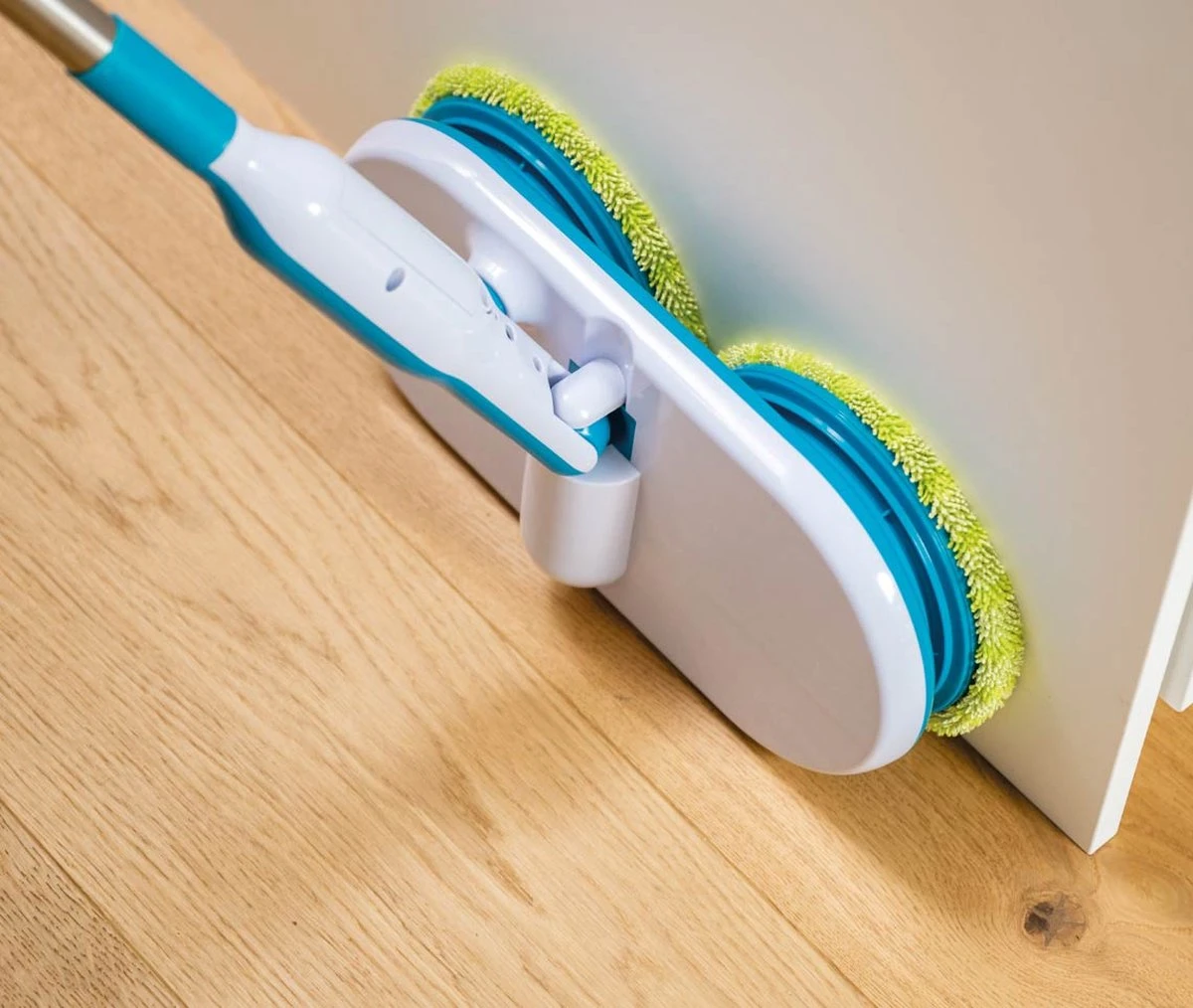 Mediashop Hurricane Floating Mop Elektrische Dweil - Oplaadbare Vloerwisser Voor Dweilen, Schrobben En Boenen - Met 2x 3 Microvezelpads 20 Mediashop Hurricane Floating Mop Elektrische Dweil - Oplaadbare Vloerwisser Voor Dweilen, Schrobben En Boenen - Met 2x 3 Microvezelpads - Afbeelding 18