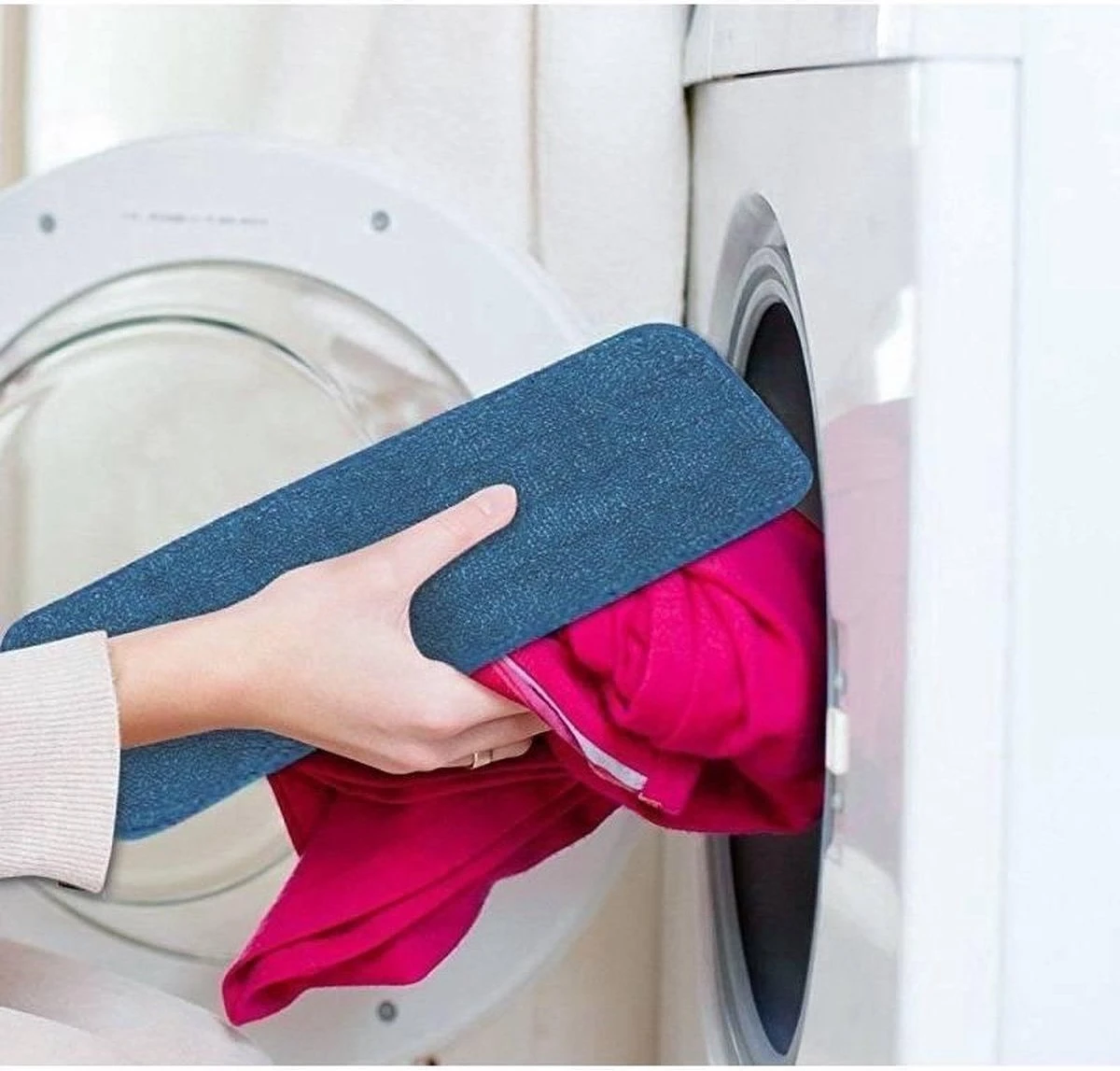 2Clean Vloermop Met Spray - Microvezel Doek - Blauw/Wit 4 2Clean Vloermop Met Spray - Microvezel Doek - Blauw/Wit - Afbeelding 2