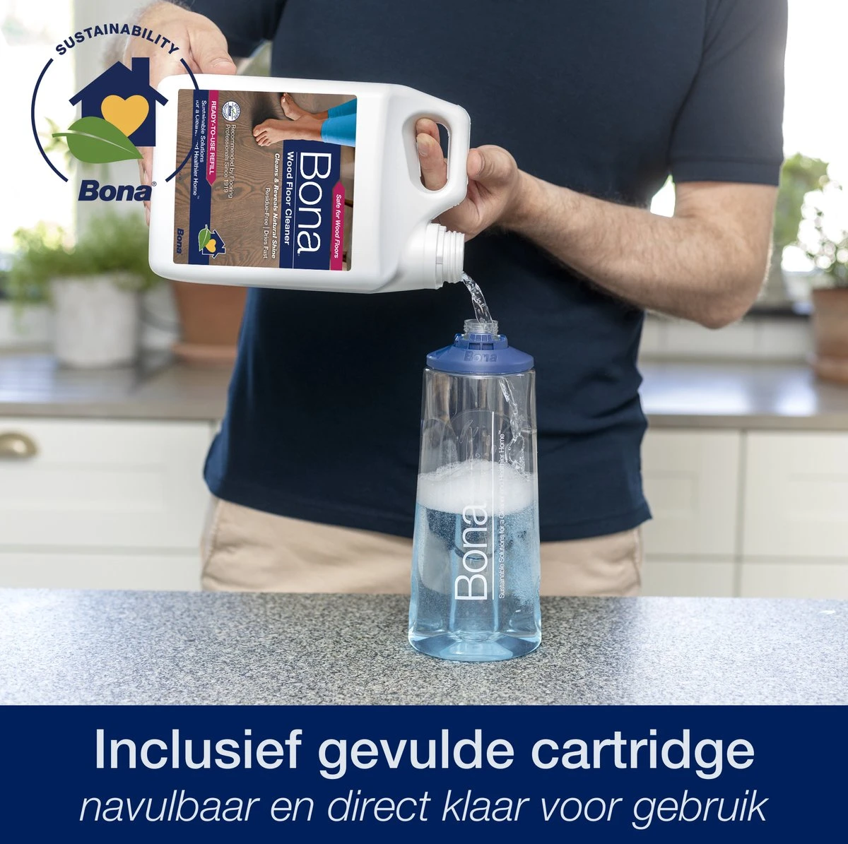 Bona Premium Spray Mop - Alles-in-1 Dweilsysteem - Vloerwisser Inclusief Houten Vloer Reiniger & Microvezel Reinigingspad - Streeploos - Sneldrogend 5 Bona Premium Spray Mop - Alles-in-1 Dweilsysteem - Vloerwisser Inclusief Houten Vloer Reiniger & Microvezel Reinigingspad - Streeploos - Sneldrogend - Afbeelding 3