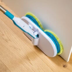 Mediashop Hurricane Floating Mop Elektrische Dweil - Oplaadbare Vloerwisser Voor Dweilen, Schrobben En Boenen - Met 2x 3 Microvezelpads 23 Mediashop Hurricane Floating Mop Elektrische Dweil - Oplaadbare Vloerwisser Voor Dweilen, Schrobben En Boenen - Met 2x 3 Microvezelpads -Bol. 1200x1200 22