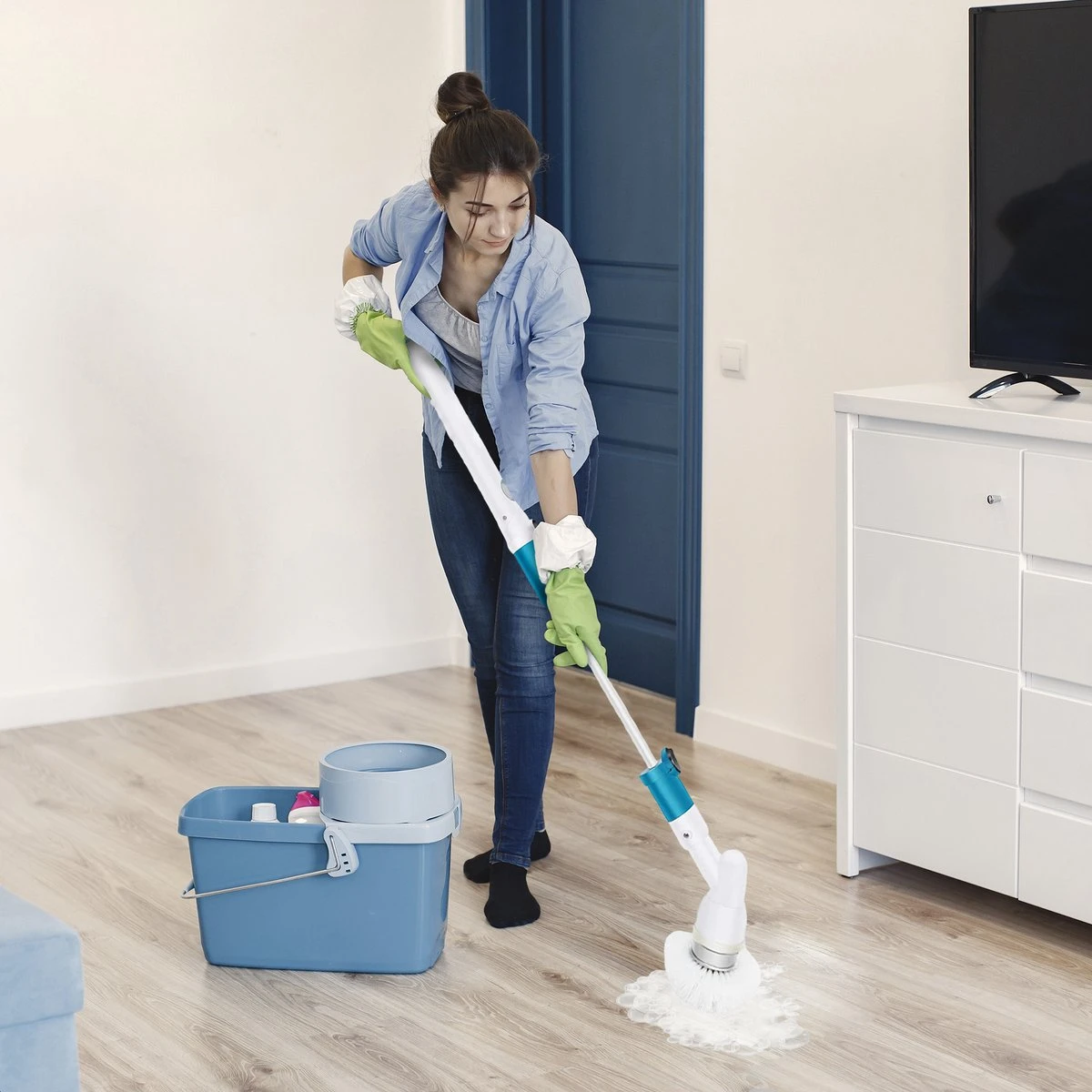 Strex Elektrische Schoonmaakborstel - Draadloze Schrobborstel - Schrobber - 3 Opzetstukken - Telescoopsteel - Poetsmachine Met Krachtige Accu 9 Strex Elektrische Schoonmaakborstel - Draadloze Schrobborstel - Schrobber - 3 Opzetstukken - Telescoopsteel - Poetsmachine Met Krachtige Accu - Afbeelding 7